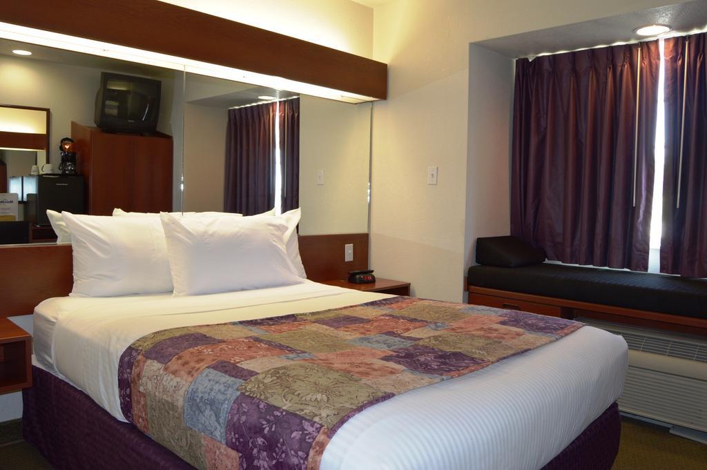Microtel Inn And Suites By Wyndham Miami Ok Quarto foto