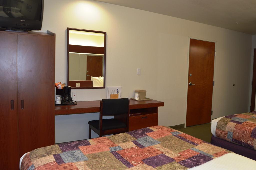 Microtel Inn And Suites By Wyndham Miami Ok Quarto foto